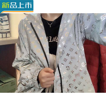 夏日微涼，修身外套穿出時(shí)尚范