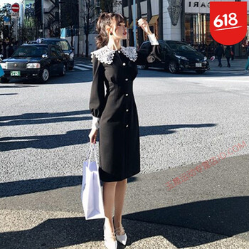純色連衣裙打造優(yōu)雅小仙女