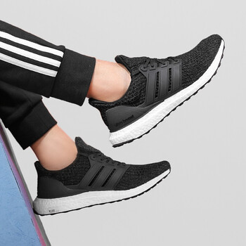 阿迪達(dá)斯（Adidas）跑步鞋CM8116 42