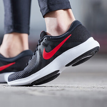 耐克（NIKE）跑步鞋黑/大學(xué)紅/油灰/白 /908988-011 