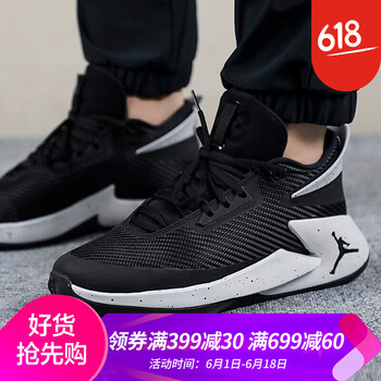 實戰(zhàn)籃球鞋，助力你的運動夢