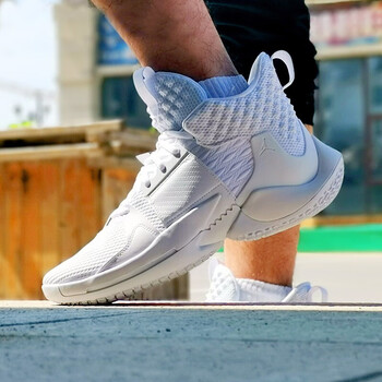 耐克（NIKE）籃球鞋KOBE科比戰(zhàn)靴實戰(zhàn)908974-060 41