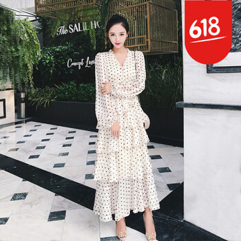 一字肩連衣裙，打造甜美小臉