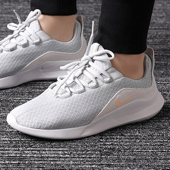 耐克（NIKE）跑步鞋AA2185-006灰色 40