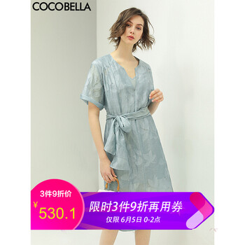 純色連衣裙，微胖妹子也能美美噠