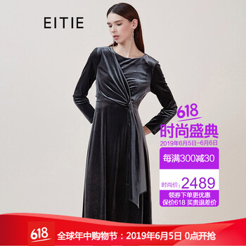 復(fù)古天鵝絨連衣裙
