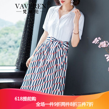寬松連衣裙，穿出優(yōu)雅氣質