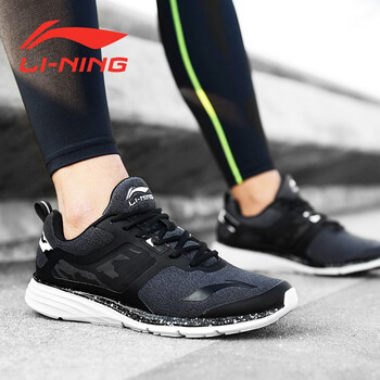 舒適透氣的系帶男鞋，運(yùn)動(dòng)好搭檔
