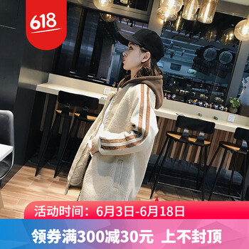 街頭風，翻領牛仔外套時髦又百搭