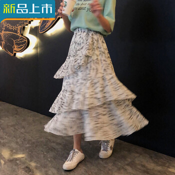 俏皮女孩，半身裙讓你仙氣十足