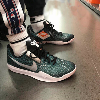 耐克（NIKE）籃球鞋884445-300曼巴精神3 43