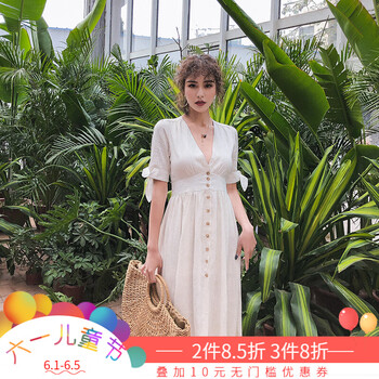 露肩連衣裙，微胖妹子的氣質(zhì)之選