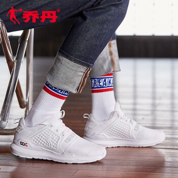 喬丹跑步鞋白色1580321 
