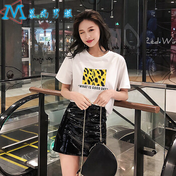 時(shí)尚印花短袖，穿出你的優(yōu)雅范