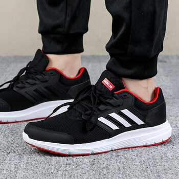 阿迪達斯（Adidas）跑步鞋黑紅白底跑鞋/B44622 
