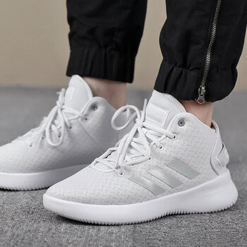 adidas女士籃球鞋