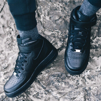 耐克（NIKE）板鞋845052-001 黑色/空軍一號 39