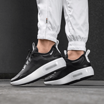 耐克（NIKE）跑步鞋AQ4312-001/黑色 