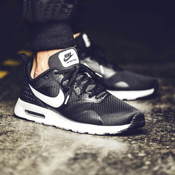 耐克（NIKE）跑步鞋 705149-009時(shí)尚休閑 