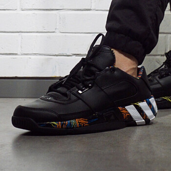 阿迪達(dá)斯（Adidas）籃球鞋G54681 42