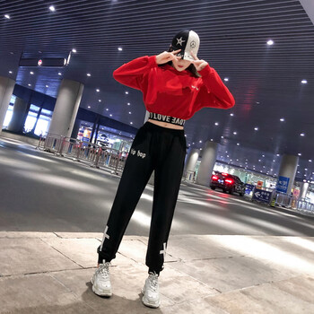 寬松鏤空連衣裙，打造慵懶少女風(fēng)