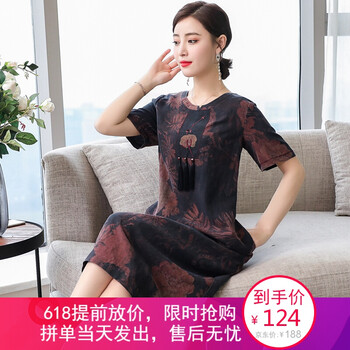 圓領純色連衣裙，打造優(yōu)雅小女人
