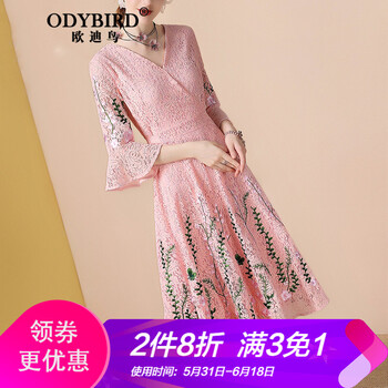 氣質(zhì)蕾絲連衣裙，讓你穿出優(yōu)雅范