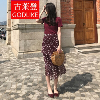 簡約長裙，讓你的美出新高度