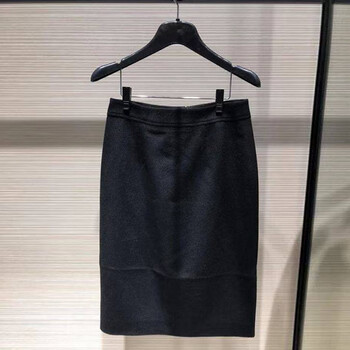 時尚高腰半身裙，打造性感女人味