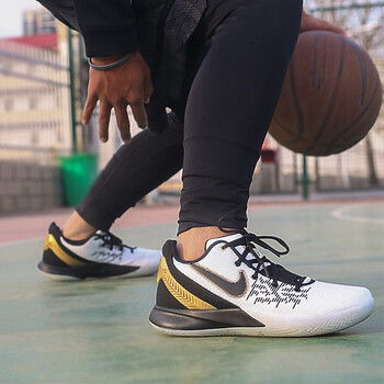 NIKE籃球鞋AO4438-170. 40