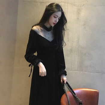 圓領(lǐng)純色連衣裙，打造優(yōu)雅女神范