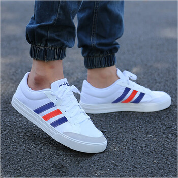 Adidas板鞋B43905/多色 