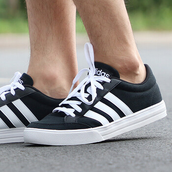 阿迪達斯（adidas）板鞋AW3890/黑白/帆布 