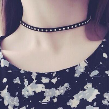 白色女毛衣甜美