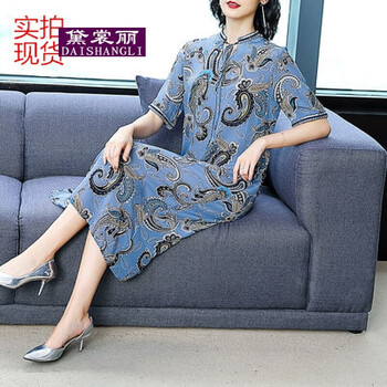 復(fù)古長袖連衣裙，喚醒青春活力感