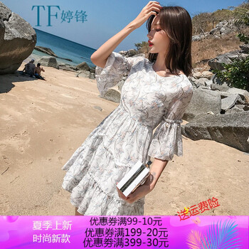 百搭小心機(jī)，蕾絲裙打造性感女神