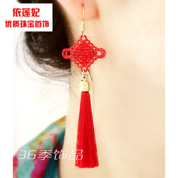 紅色線耳環(huán)