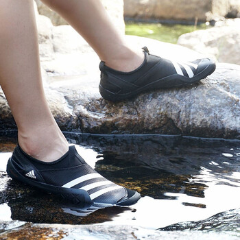 阿迪達(dá)斯（Adidas）跑步鞋M29553 42