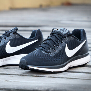 耐克（NIKE）跑步鞋880555-001/飛馬34 