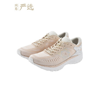 跑步入門級運(yùn)動鞋