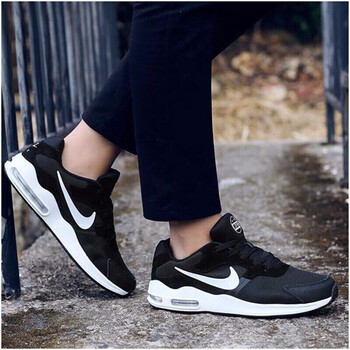 耐克（NIKE）跑步鞋916768-004  