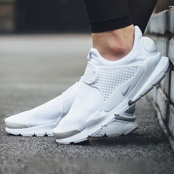 耐克（NIKE）跑步鞋848475-100 39