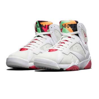 NIKE籃球鞋兔八哥304775-125 