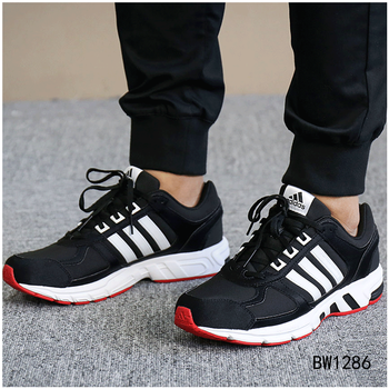 阿迪達斯（Adidas）跑步鞋冬季新款BW1286 
