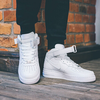 NIKE板鞋經(jīng)典全白中幫 