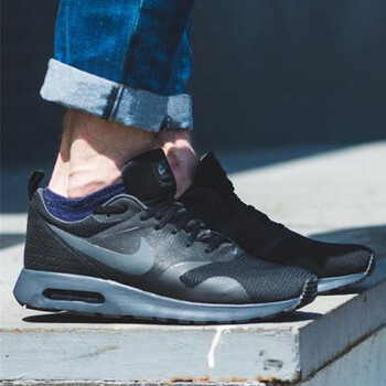 耐克（NIKE）跑步鞋Air Max氣墊705149-010/復(fù)古 