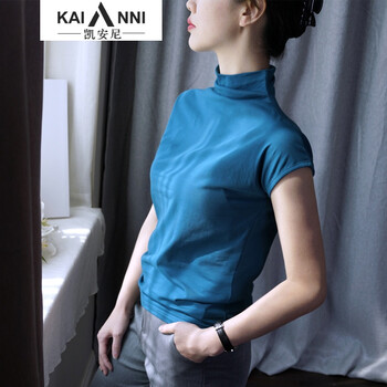 凱安尼（KAIANNI） 亮絲 短袖 T恤 女 半高領(lǐng)
