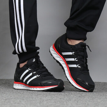 阿迪達斯（Adidas）跑步鞋冬季新款CP9642黑熒光紅 39