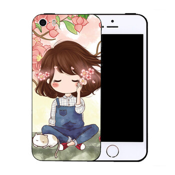 小女孩的手機(jī)