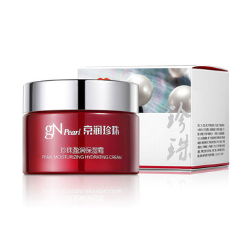 拒絕干燥，保濕面霜讓肌膚更水嫩
